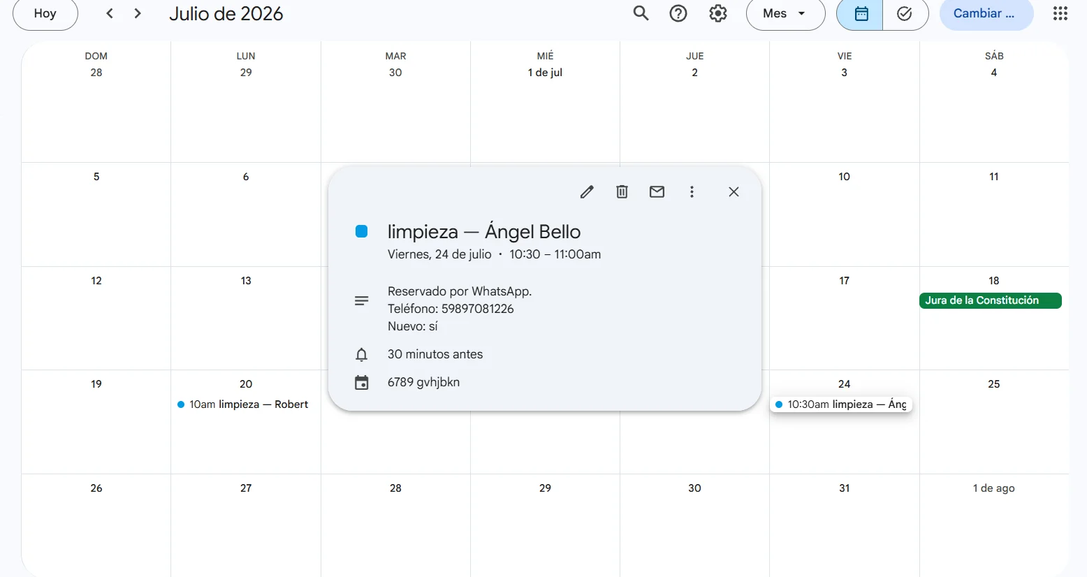 Google Calendar abierto en julio de 2026, con el turno del viernes 24 a las 10:30: limpieza, reservado por WhatsApp, teléfono del paciente, paciente nuevo, aviso 30 minutos antes.